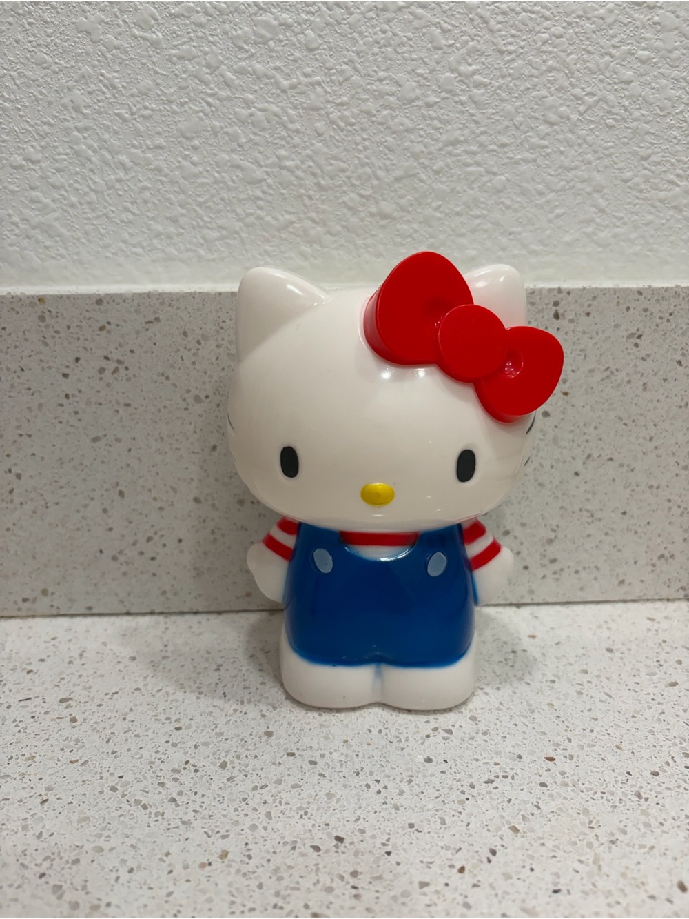Sanrio Hello Kitty Plastic Toothbrush Holder Display NEW